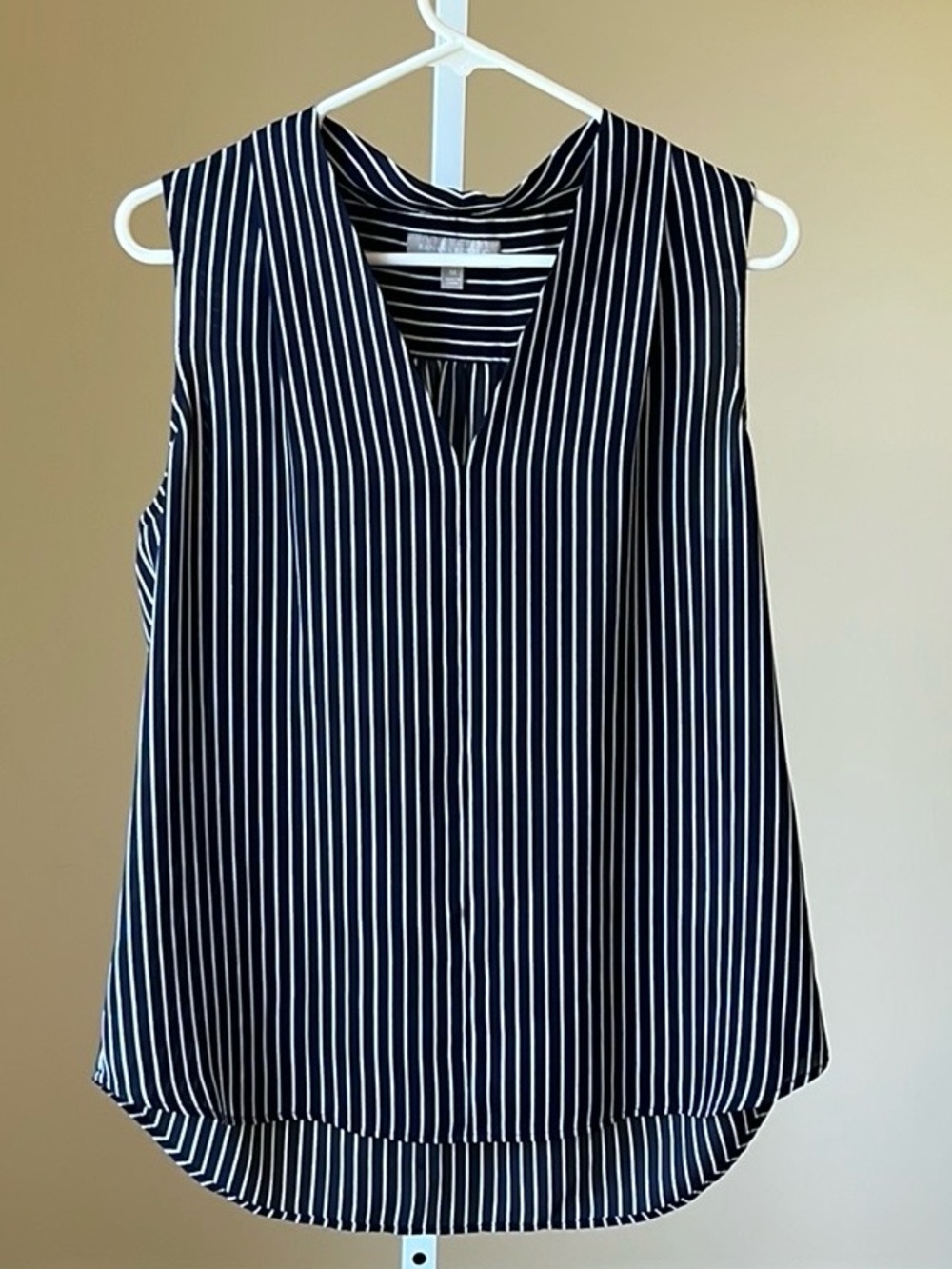 Banana Republic Navy Blue and White Stripe Sleeveless V Neck Top Size M